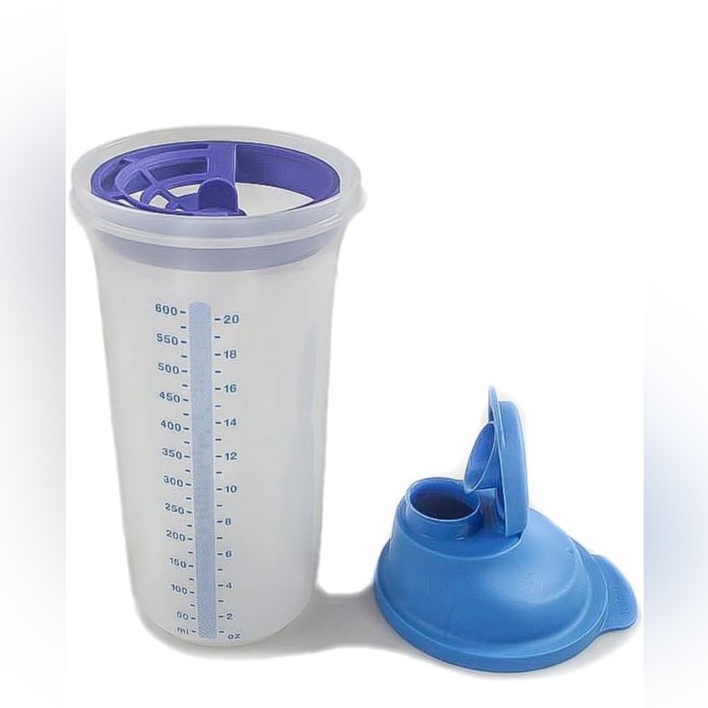Tupperware quick shake maker - Picture 2 of 3